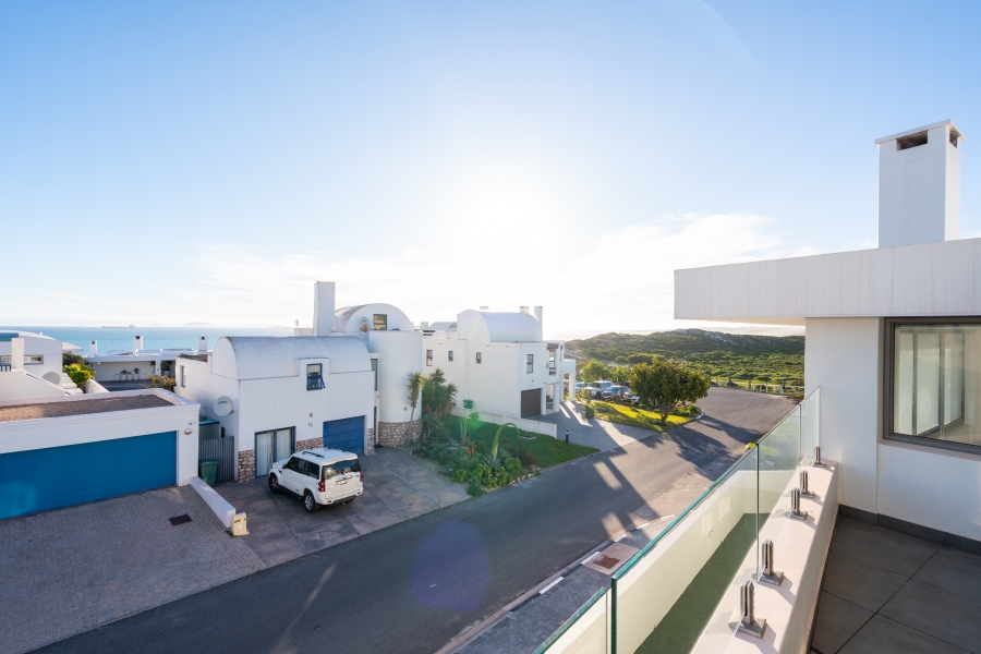 5 Bedroom Property for Sale in Paradise Beach Western Cape